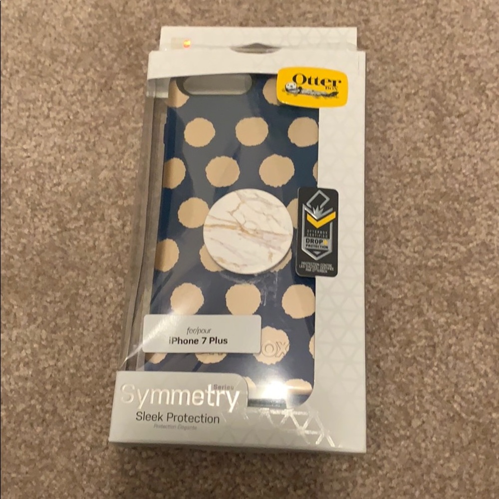 iPhone 7 Plus otter box phone case w/pop socket